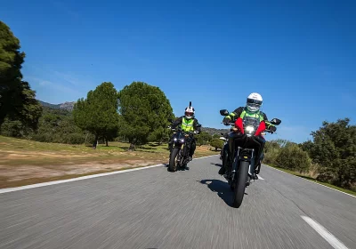 Consejos prácticos de seguridad para motoristas en la carretera