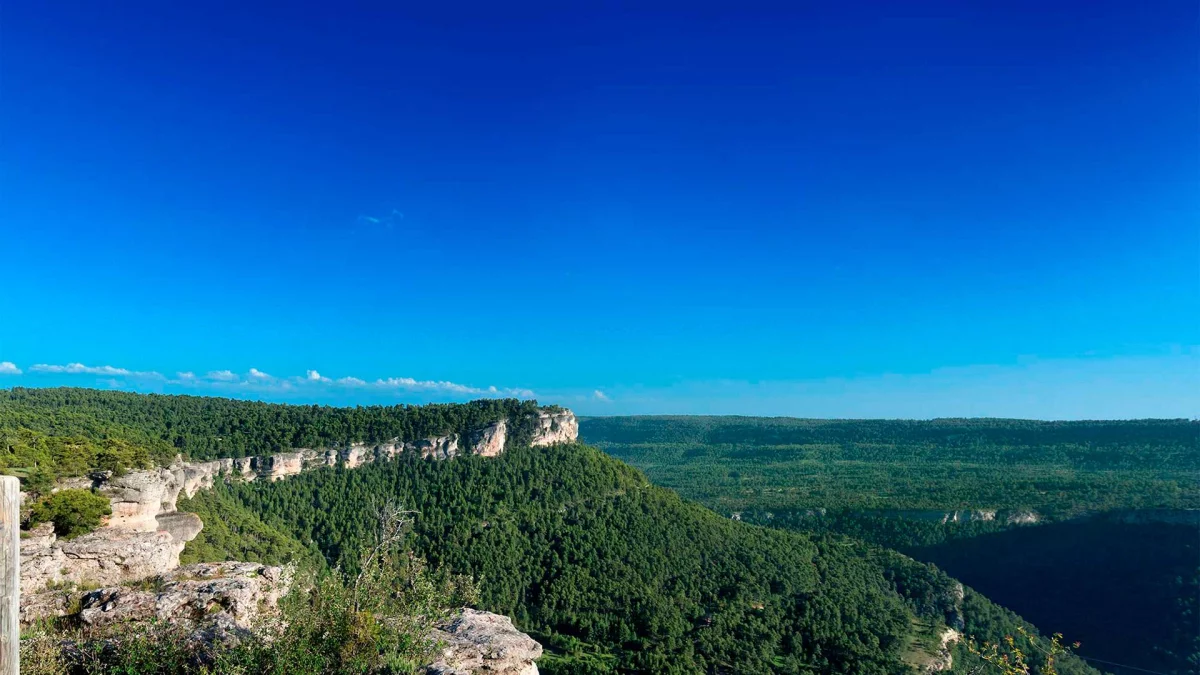Rutas en moto por la Sierra de Cuenca: Naturaleza y Aventura en Estado Puro