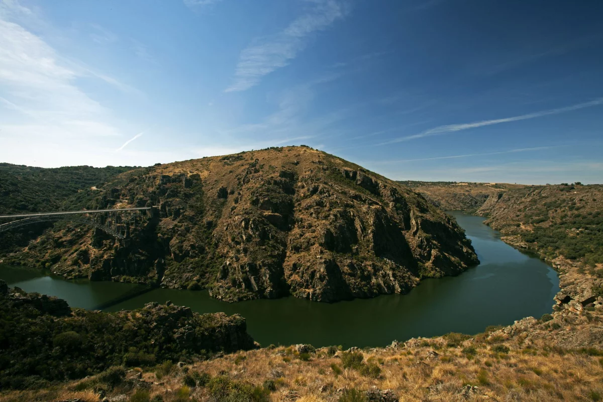 Rutas en moto por Salamanca: Historia y Naturaleza en Cada Curva